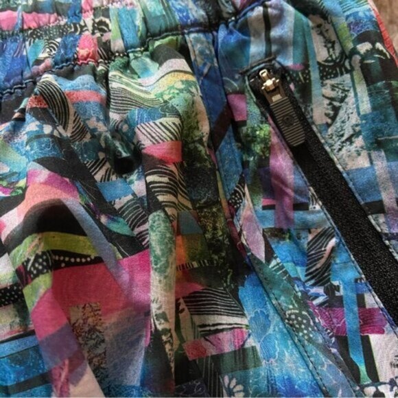 Lululemon Tracker Short SW 4” Size 8 Electric Beach Multi/Black - Picture 9 of 11